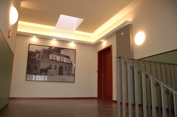 3-Treppenhaus Eingang Wohnung.JPG