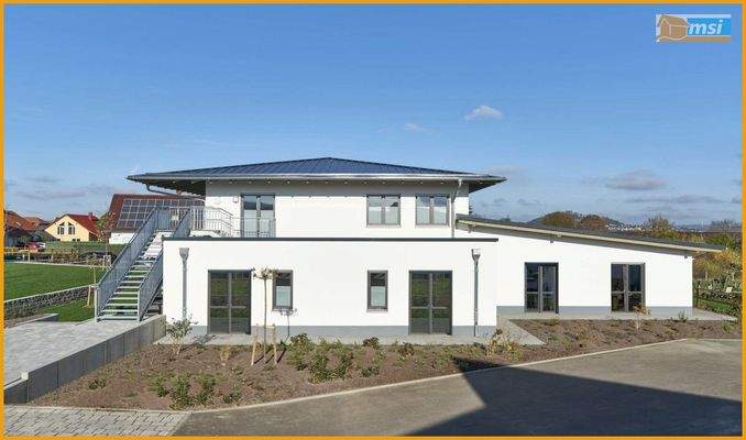 Praxis und Wohneinheiten