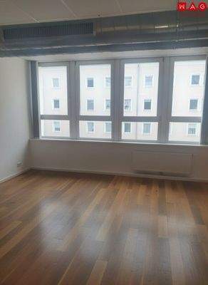 Empang leer KI_generiert