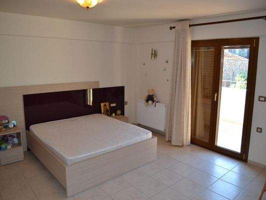 Kreta, Agios Nikolaos: Exklusive Immobilie zu verkaufen. Luxuriöse Villa mit fünf Schlafzimmern