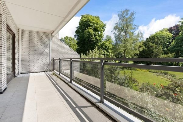 Balkon mit Kanalblick