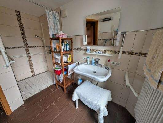 Duschbad im Erdgeschoss