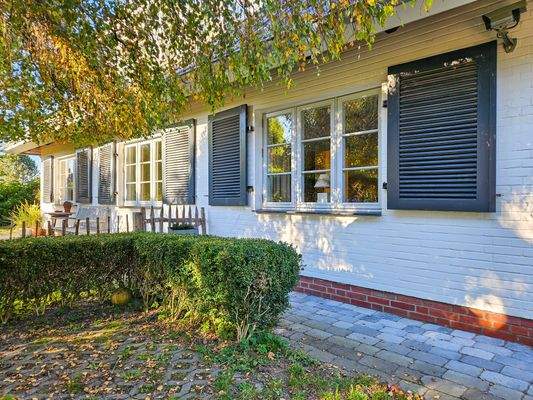 15. Stellplatz vor dem Haus.jpg