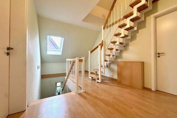 Treppe OG zum Spitzboden