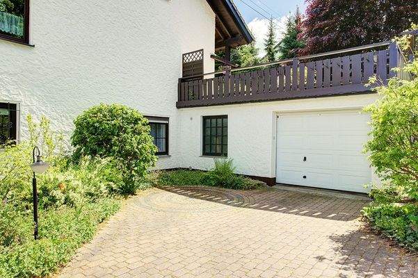 Garage mit Terrasse