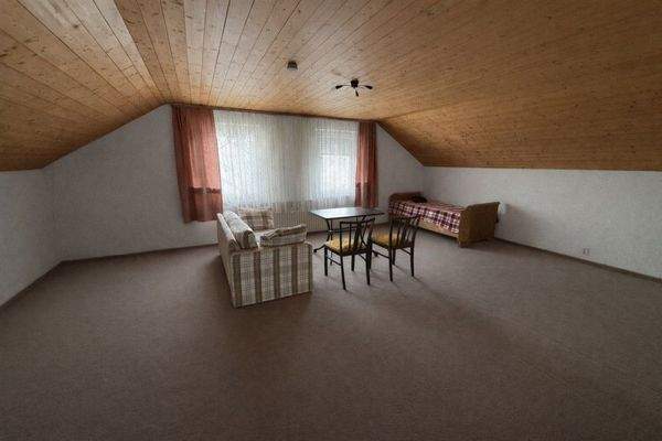 Studiozimmer (Dachgeschoss)