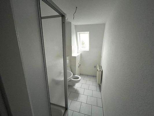 Bad mit Fenster.jpeg