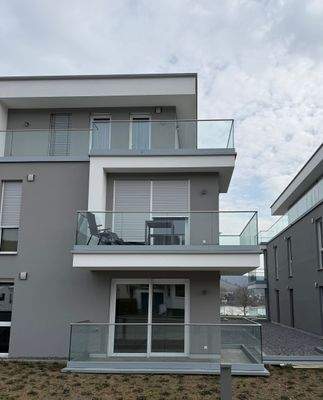 Balkon mit seitlichem Rheinblick.jpeg