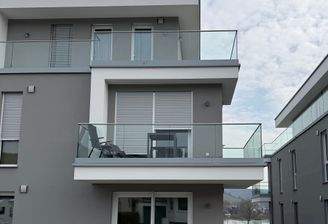 Balkon mit seitlichem Rheinblick.jpeg