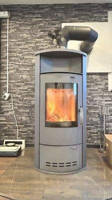 Kaminofen im Wohnzimmer Hpt.whg.