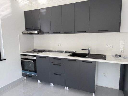 Einbauküche mit hochwertigen Geräten