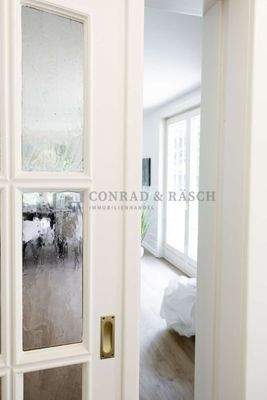 Blick durch die Tür