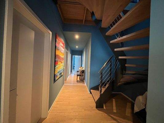 Flur mit Aufgang Ebene 5