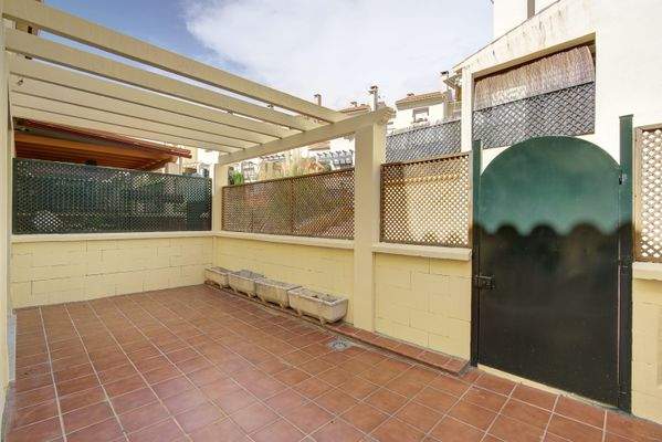 CASA CALLE SANTA CRUZ 94  0009-min.jpg