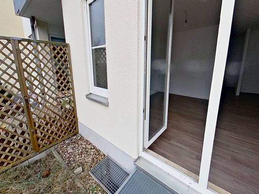 Ansicht II: Terrasse mit Garten