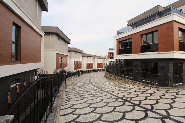 Stylish Villas in a Secure Complex in Basaksehir Istanbul