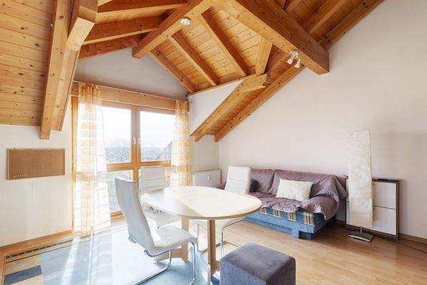 Wohn- und Essbereich Wohnung DG links