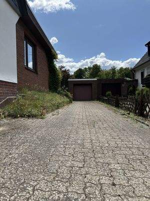 Zufahrt zur Garage