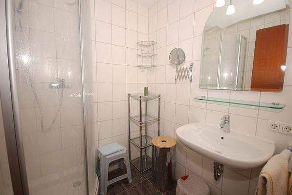 2-Zimmer-Ferienwohnung-4-014-bad