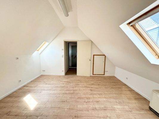  Büro über der Garage