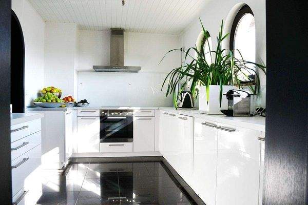 hochwertige Einbauküche.JPG