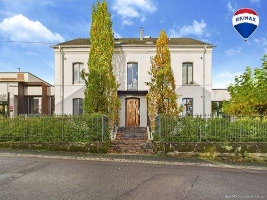 REMAX Immobilien DeLux Hotel Frontansicht Wallerfangen Mark Borowicz