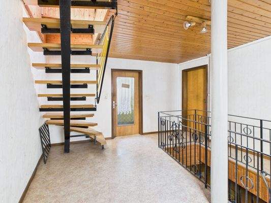 Treppe zum Dachgeschoss