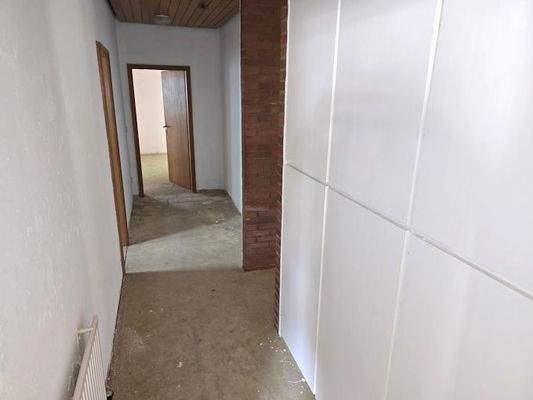 WE1 Flurbereich Schlafräume mit Einbauschränken B1