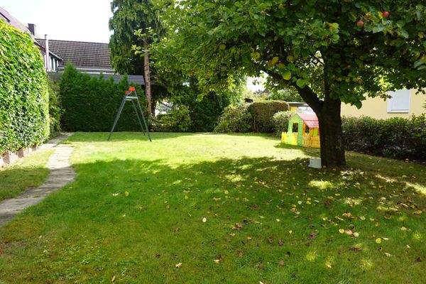 Garten - schon eingewachsen.jpg