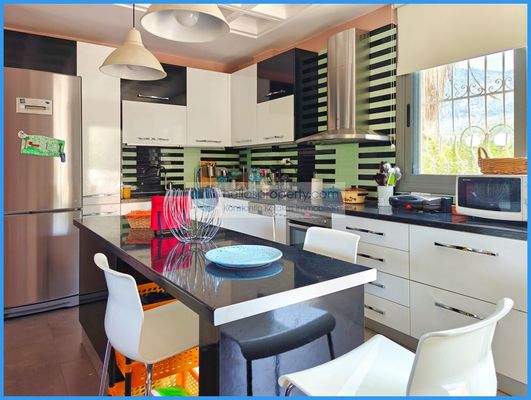 4df238d9c31e4afcb3b35a4f94721712-original