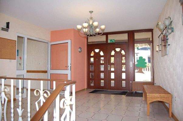 10 Eingangsbereich.JPG