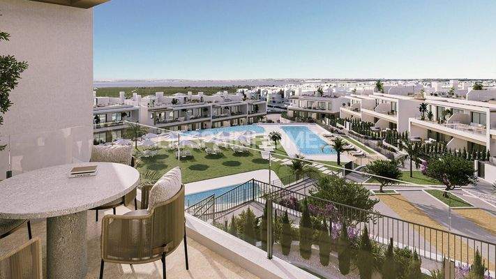 2- and 3-Bed Flats with Terraces and Shared Pool in Torrevieja