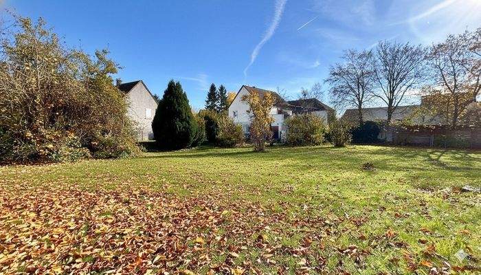 Ansicht von der Straße ohne Bepföanzung