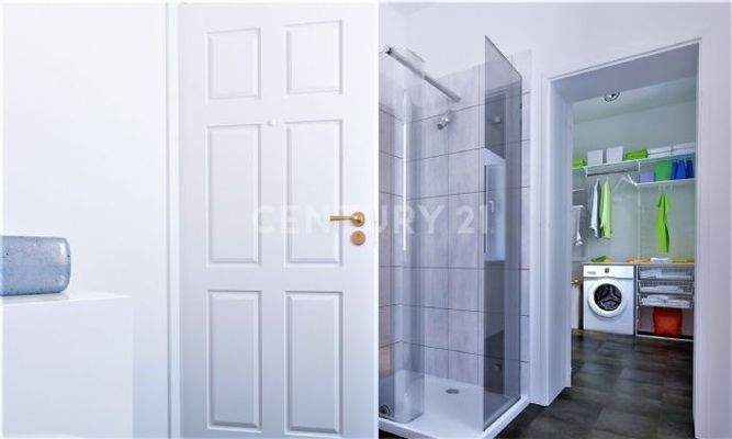 Bad mit bodenebener Dusche und Blick zum Hauswirts