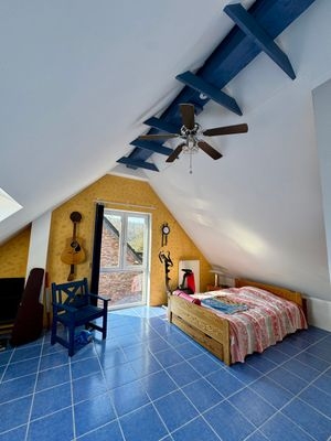 Einblicke ins giebelhoch offenes DG