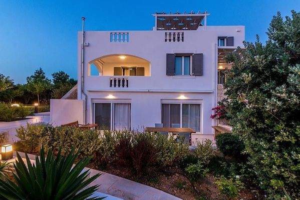 Kreta, Tersanas: Luxusvilla mit unschlagbarer Aussicht in ruhiger Lage zu verkaufen