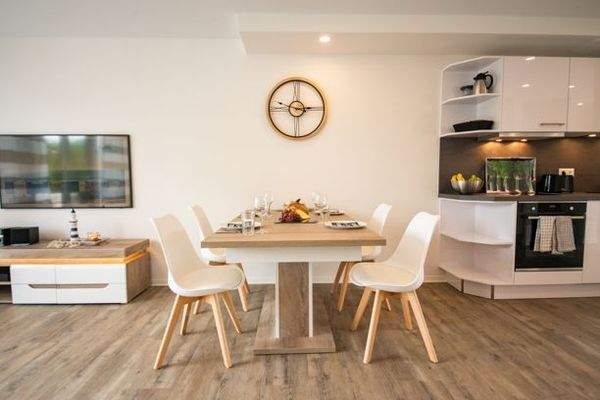 Essbereich mit Tisch