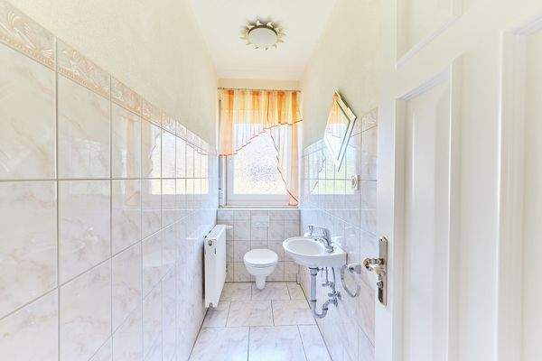 1. OG Toilette 1.jpg