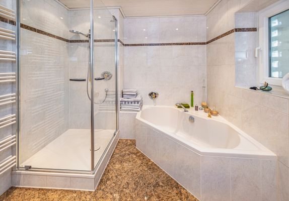 Badezimmer Ansicht 2