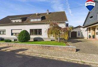 RE/MAX Immobilien DeLux Soppelhaushälfte Mettlach