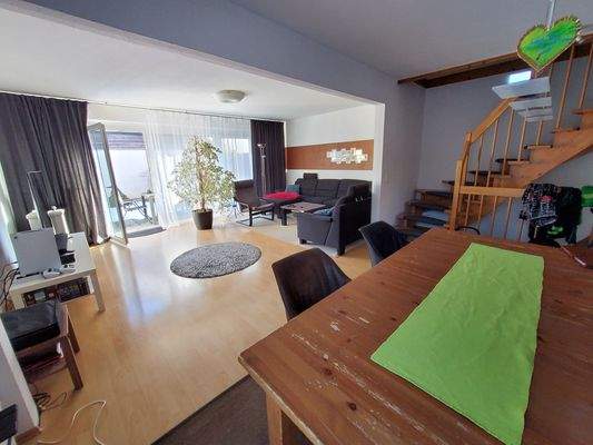 großer Wohn-und Essbereich