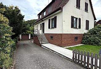 Haus mit Einfahrt