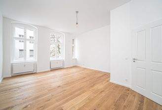 Ruhiges Zimmer zum Hof