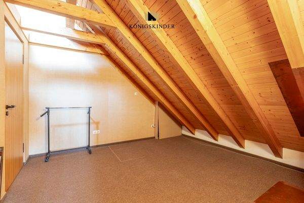 Arbeits- ober Hobbyraum DG 2