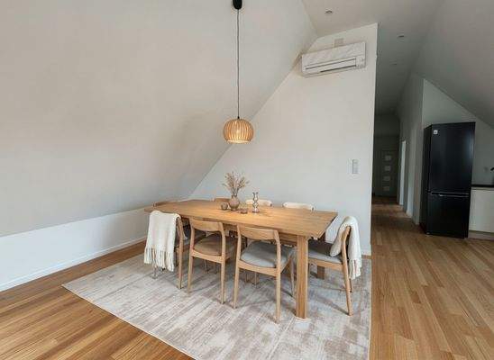 Esszimmer virtuell möbliert