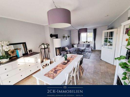 Wohnessbereich mit Kamin