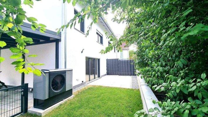 Terrasse-Rasen-Wärmepumpe.jpg