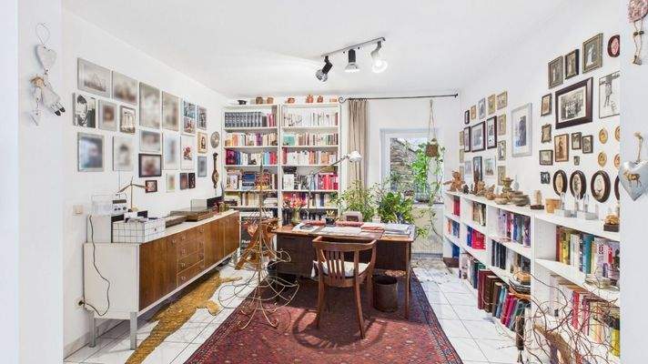 CAM04238G0-PR0051-STILL004