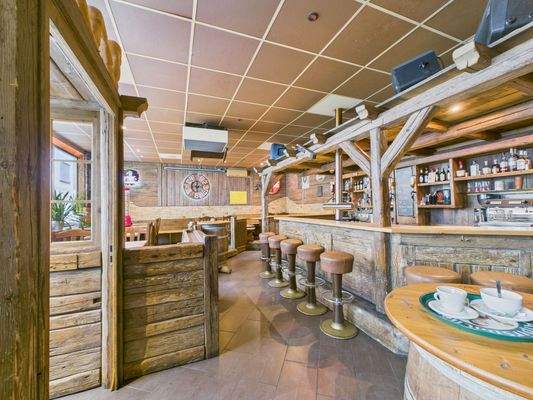 CAM03694G0-PR0042-STILL016