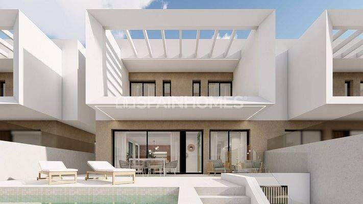 Elegant Houses with Pools in Dolores Alicante